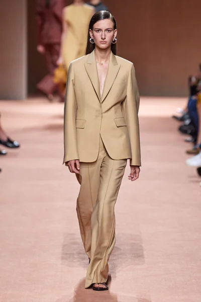 Look 34